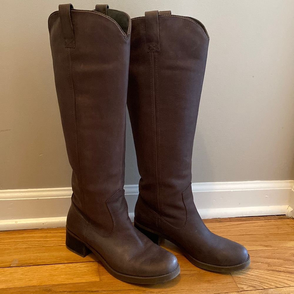 Lucky Brand gray leather riding boots.